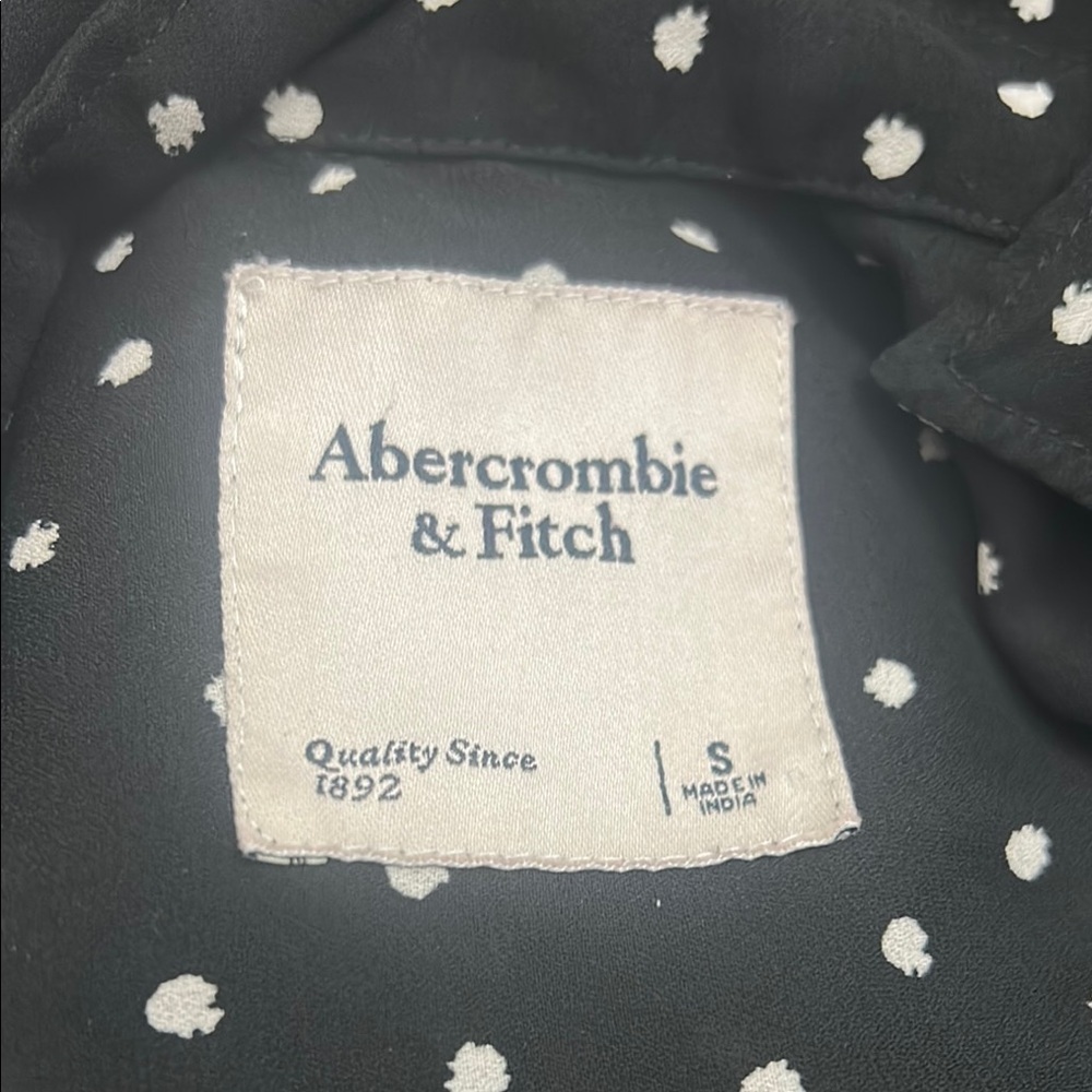 Abercrombie and Fitch Black Top - Picture 4 of 4